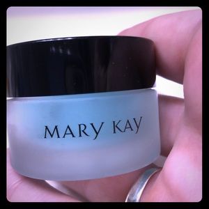 Mary Kay Soothing eye gel